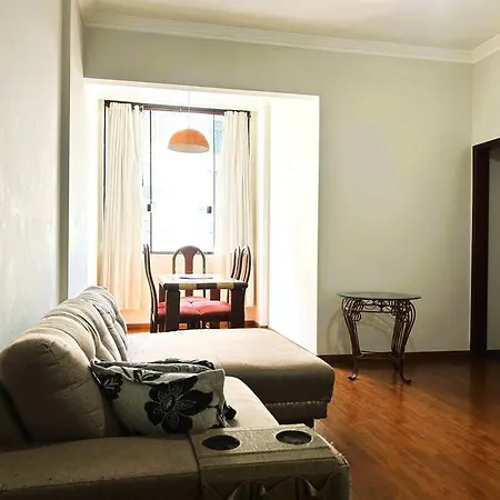 Amplo Apartamento No Posto 4